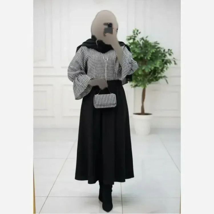 ست دامن مازراتی و شنل موهر فری سایز رنگ سفید مشکی و مشکی شکلاتی